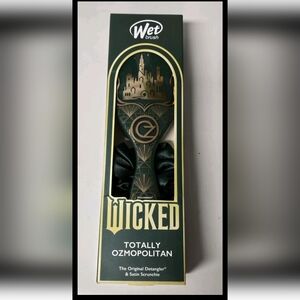 Wicked Collectible Totally Ozmopolitan Detangler Wet Brush & Scrunchie Set NEW